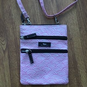 Scout crossbody